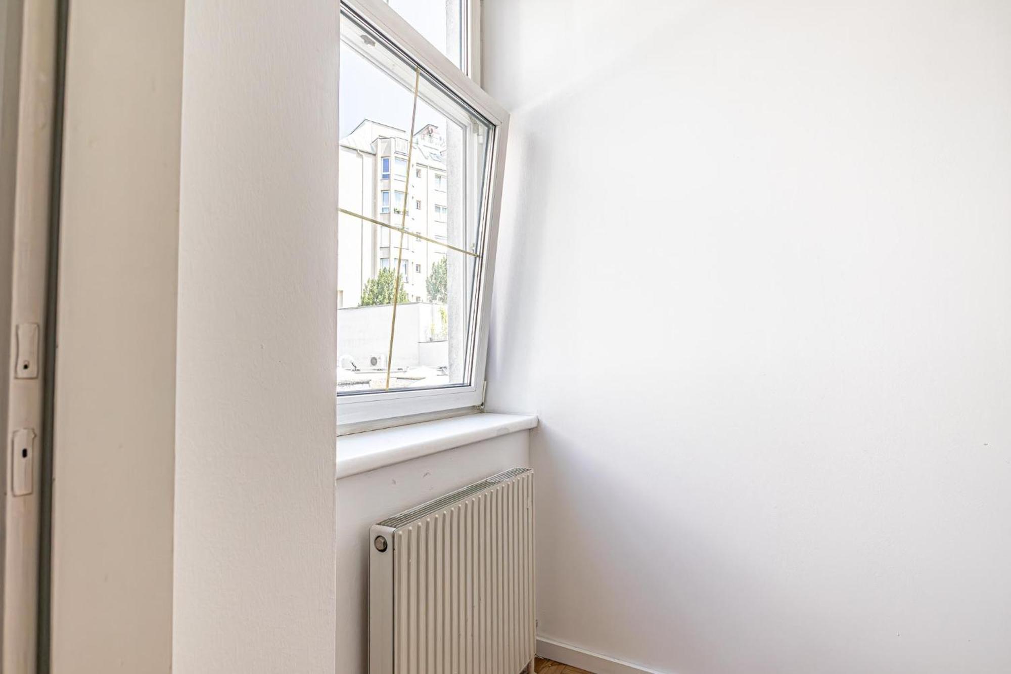 Near Schoenbrunn - Economy Rooms In Shared Apartment At Meidling Train Station Wien Eksteriør bilde