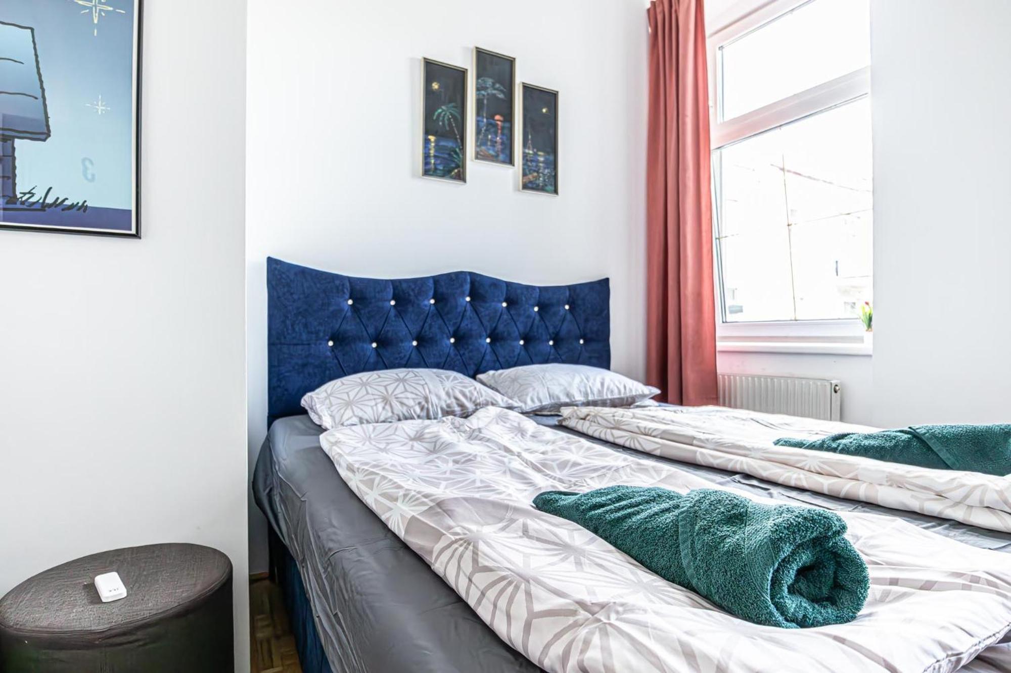 Near Schoenbrunn - Economy Rooms In Shared Apartment At Meidling Train Station Wien Eksteriør bilde