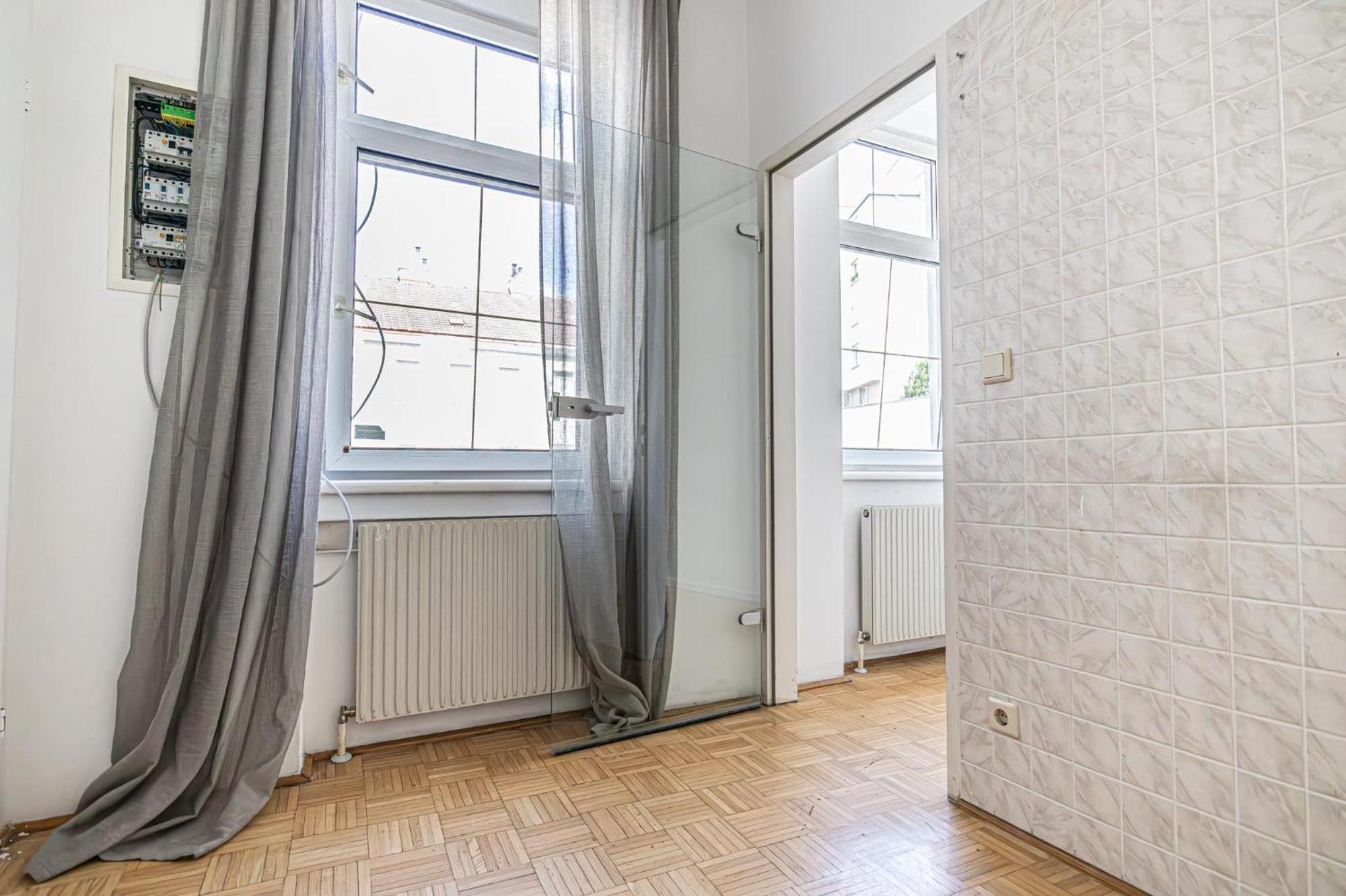 Near Schoenbrunn - Economy Rooms In Shared Apartment At Meidling Train Station Wien Eksteriør bilde