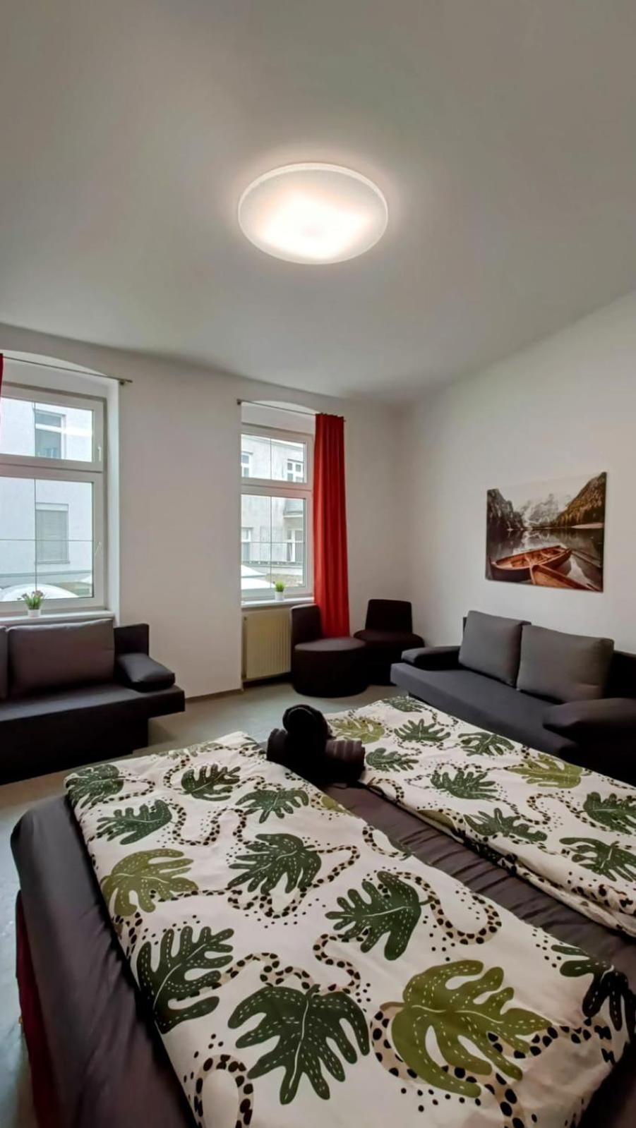 Near Schoenbrunn - Economy Rooms In Shared Apartment At Meidling Train Station Wien Eksteriør bilde