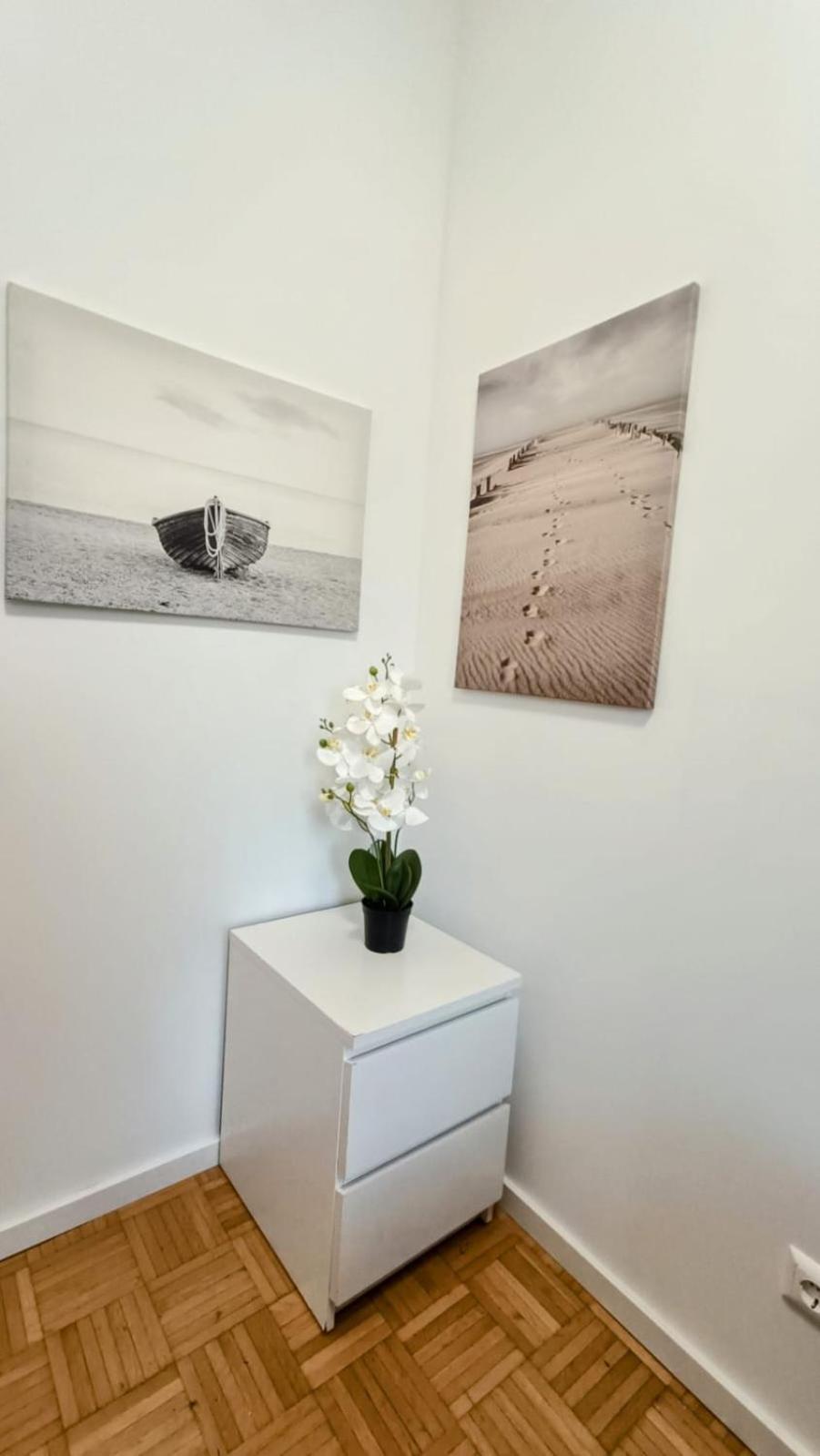 Near Schoenbrunn - Economy Rooms In Shared Apartment At Meidling Train Station Wien Rom bilde