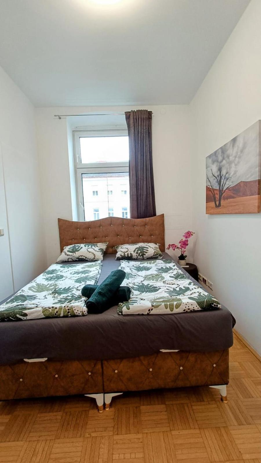 Near Schoenbrunn - Economy Rooms In Shared Apartment At Meidling Train Station Wien Eksteriør bilde