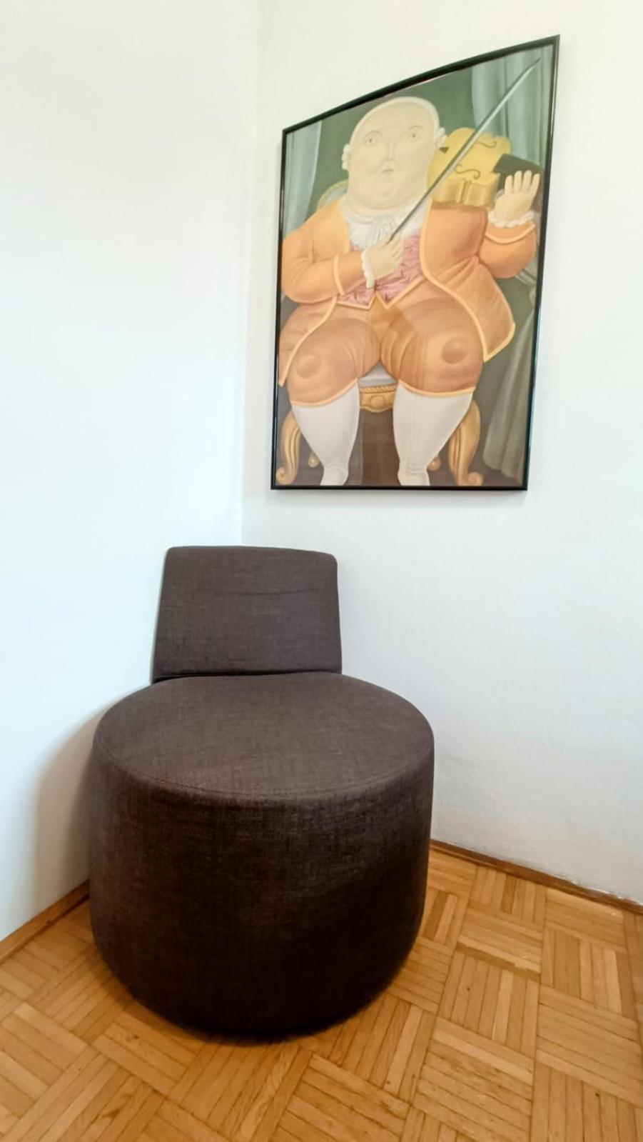 Near Schoenbrunn - Economy Rooms In Shared Apartment At Meidling Train Station Wien Eksteriør bilde