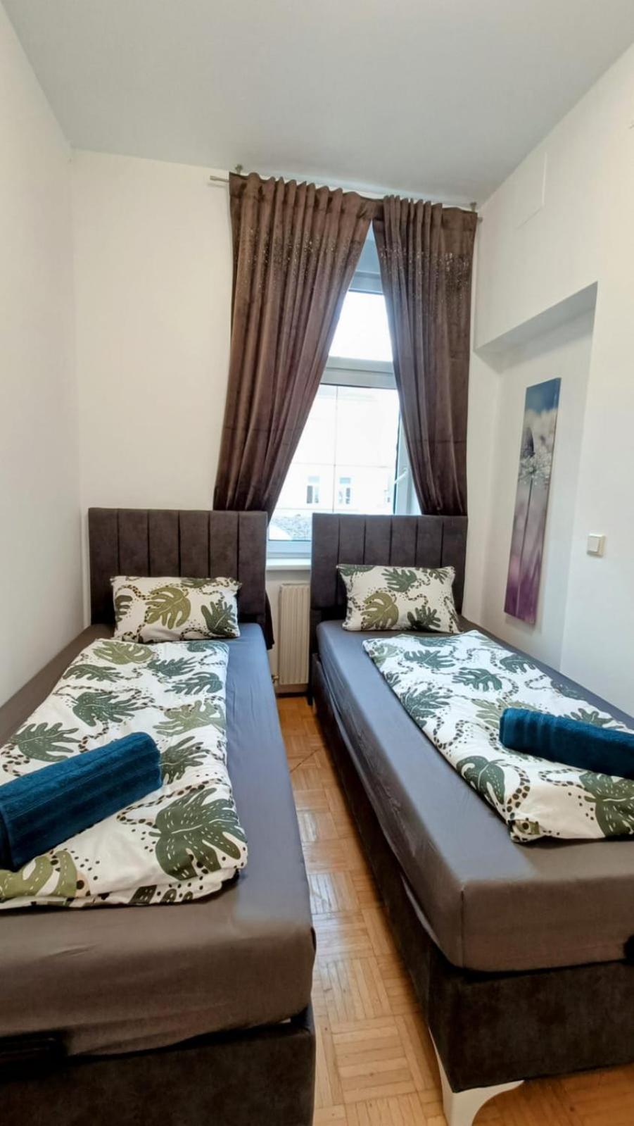 Near Schoenbrunn - Economy Rooms In Shared Apartment At Meidling Train Station Wien Eksteriør bilde